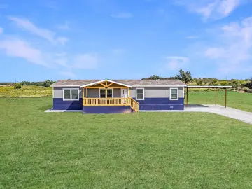 Land with 1475 sqft, 4 Bedrooms, 2 Bathrooms