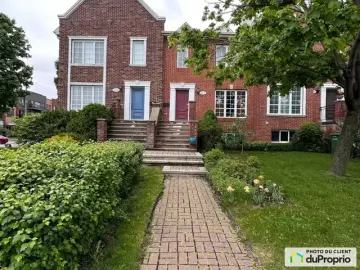 Semi Detached with 3 Bedrooms, 2 Bathrooms