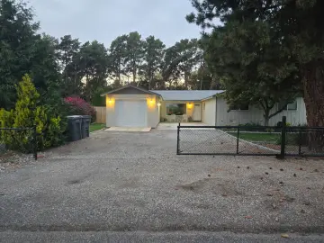 Detached House with xxxx sqft, x Bedrooms, x Bathroom