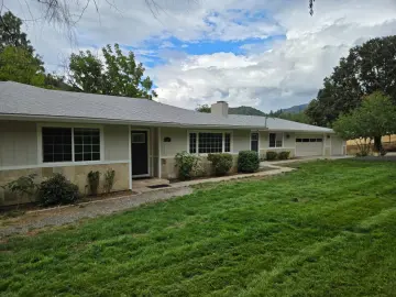 Detached House with xxxx sqft, x Bedrooms, x Bathroom
