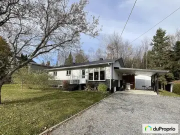 Detached House with x Bedrooms, x Bathrooms