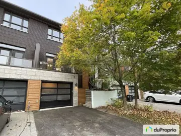 Semi Detached with 3 Bedrooms, 2 Bathrooms