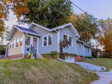 Detached House with xxxx sqft, x Bedrooms, x Bathroom
