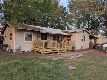 Detached House with xxx sqft, x Bedrooms, x Bathroom
