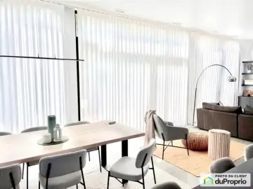 Detached House with x Bedrooms, x Bathrooms