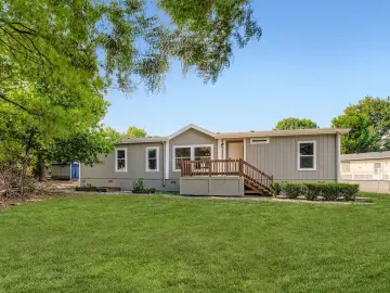 Detached House with 1512 sqft, 4 Bedrooms, 2 Bathroom