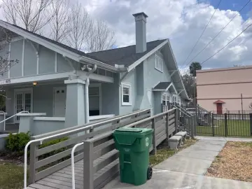 Detached House with 4 Bedrooms, 2 Bathrooms