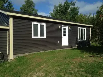 Detached House with * Bedrooms, * Bathroom