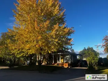 Semi Detached with 3 Bedrooms, 2 Bathrooms