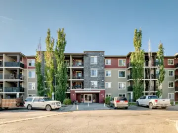 Condominium with 835 sqft, 2 Bedrooms, 2 Bathrooms