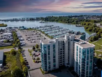 Condominium with 1 Bedroom, 1 Bathroom