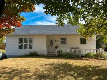 Multi Family with 3 Bedrooms, 2 Bathrooms