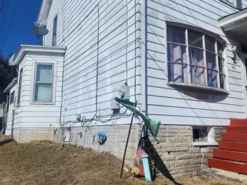 Detached House with **** sqft, * Bedrooms, * Bathroom