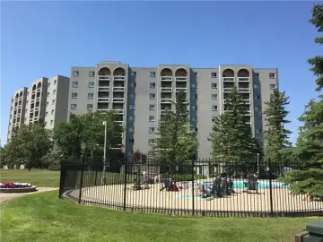 Condominium with 965 sqft, 1 Bedroom, 1 Bathroom