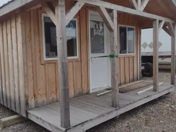 Cottage with 392 sqft, 2 Bedrooms, 1 Bathroom