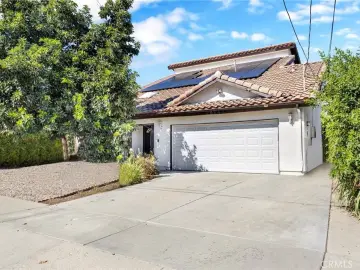 Detached House with **** sqft, * Bedrooms, * Bathroom