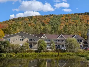 Semi Detached with 688 sqft, 1 Bedroom, 2 Bathrooms