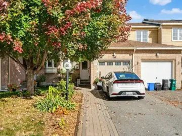 Semi Detached with 3 Bedrooms, 2 Bathrooms