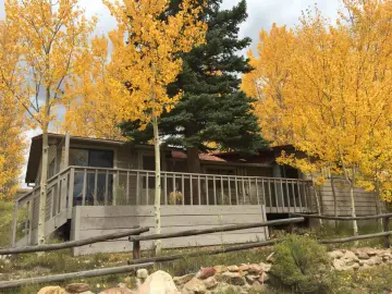 Cottage with 900 sqft, 2 Bedrooms, 1 Bathroom