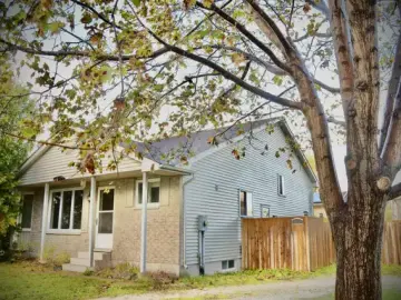 Semi Detached with * Bedrooms, * Bathroom