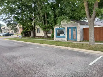 Detached House with **** sqft, * Bedrooms, * Bathroom