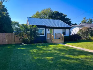 Detached House with **** sqft, * Bedrooms, * Bathroom