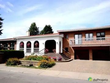 Detached House with 4 Bedrooms, 3 Bathrooms