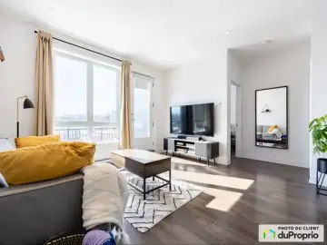 Condominium with 2 Bedrooms, 1 Bathroom