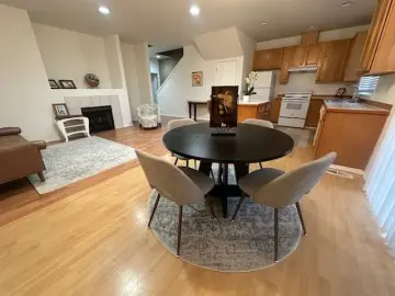 Semi Detached with 1565 sqft, 3 Bedrooms, 25 Bathroom