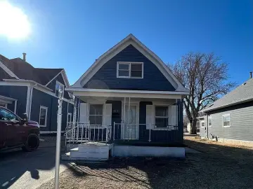 Detached House with 2100 sqft