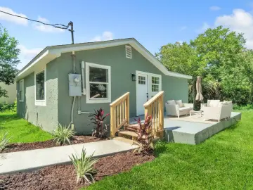 Cottage with 780 sqft, 2 Bedrooms, 1 Bathroom