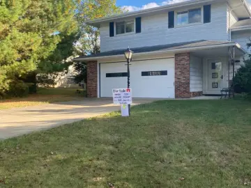 Detached House with 1910 sqft, 4 Bedrooms, 15 Bathroo