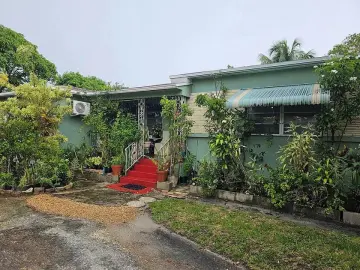 Detached House with 1354 sqft, 2 Bedrooms, 2 Bathroom