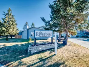 Semi Detached with 1056 sqft, 3 Bedrooms, 1 Bathroom