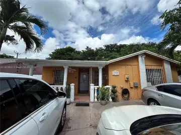 Detached House with 1797 sqft, 3 Bedrooms, 2 Bathroom