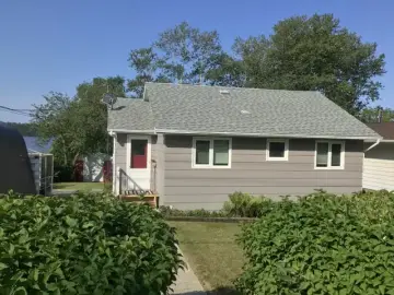 Detached House with * Bedrooms, * Bathroom