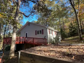 Detached House with 1100 sqft, 3 Bedrooms, 25 Bathroo