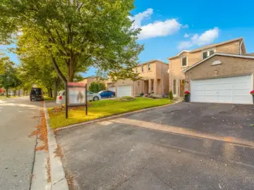 Detached House with * Bedrooms, * Bathrooms