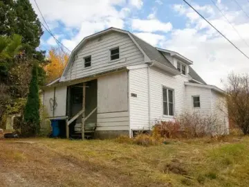 Detached House with **** sqft, * Bedrooms, * Bathroom