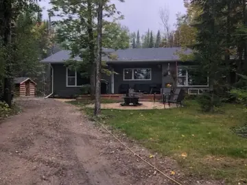 Cottage with 3 Bedrooms, 2 Bathrooms