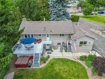 Land with 2983 sqft, 6 Bedrooms, 3 Bathrooms