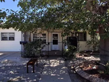 Detached House with **** sqft, * Bedrooms, * Bathroom