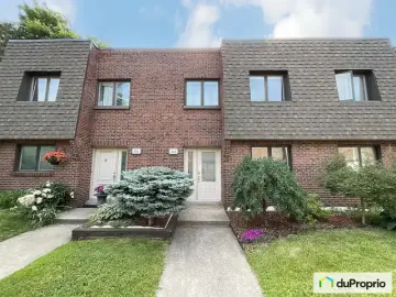 Semi Detached with 3 Bedrooms, 4 Bathrooms