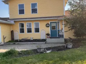 Land with 5 Bedrooms, 4 Bathrooms