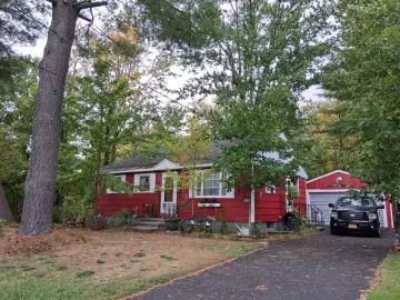 Cottage with 925 sqft, 3 Bedrooms, 1 Bathroom