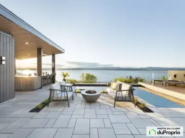 Land with 6 Bedrooms, 3 Bathrooms