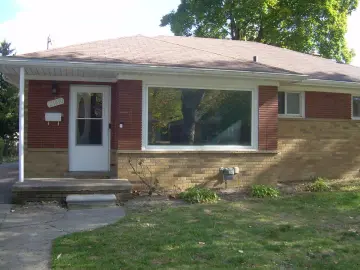 Detached House with 1116 sqft, 3 Bedrooms, 15 Bathroo