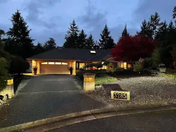 Land with 2610 sqft, 3 Bedrooms, 3 Bathrooms