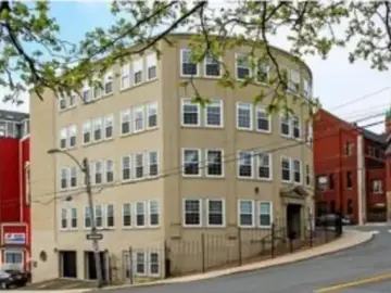 Condominium with 1200 sqft, 1 Bedroom, 1 Bathroom