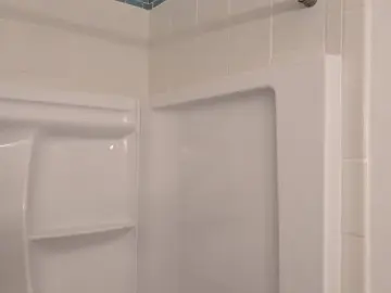 Semi Detached with 2 Bedrooms, 15 Bathrooms